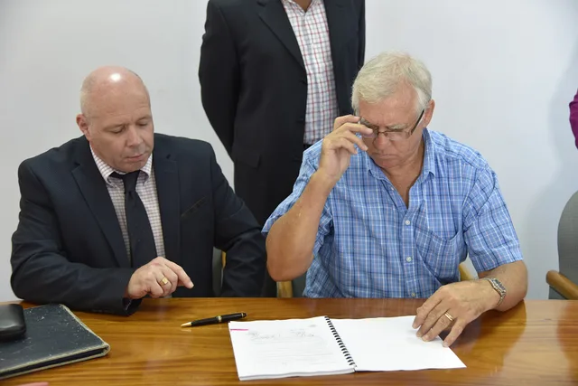 Contract signed to reconstruct West Bridge. Local SEO commercial contracts explained clause by clause